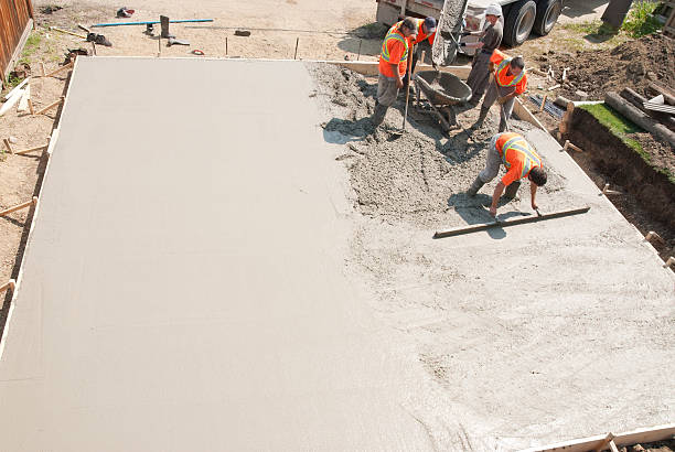 Best Concrete Sidewalk Installation  in Oak Grove, MN